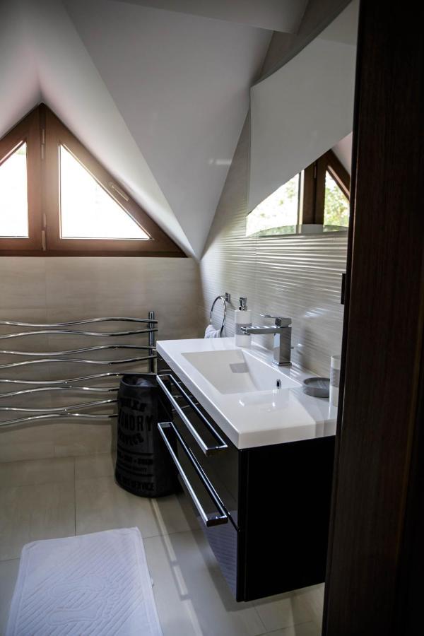 Dom Nad Jeziorem Ublik Z Sauna I Jacuzzi Extérieur photo