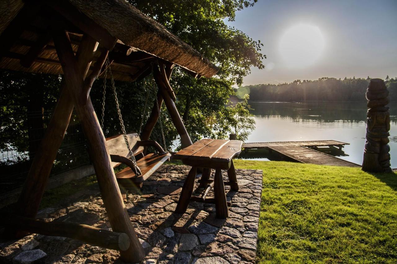 Dom Nad Jeziorem Ublik Z Sauna I Jacuzzi Extérieur photo