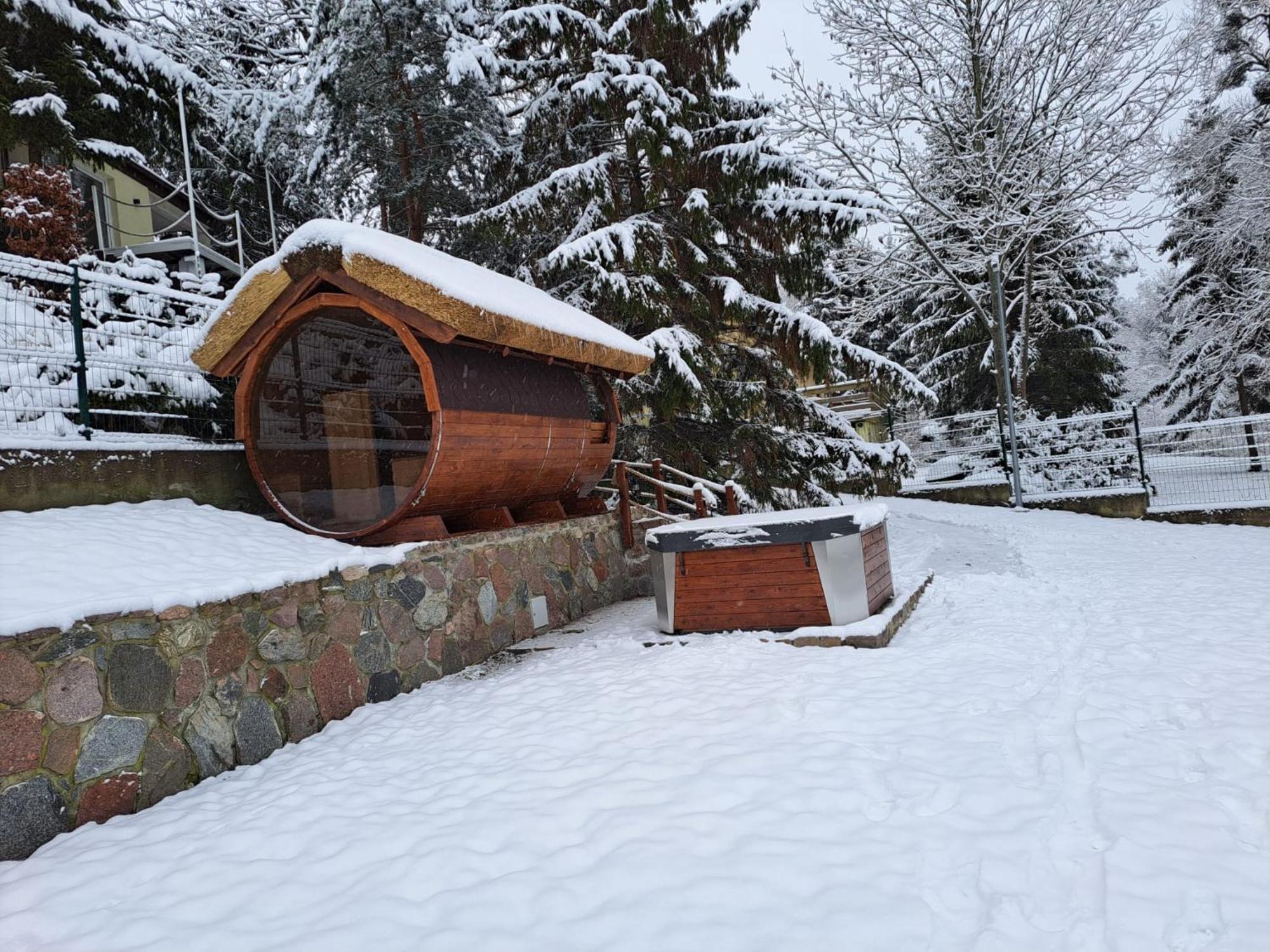 Dom Nad Jeziorem Ublik Z Sauna I Jacuzzi Extérieur photo