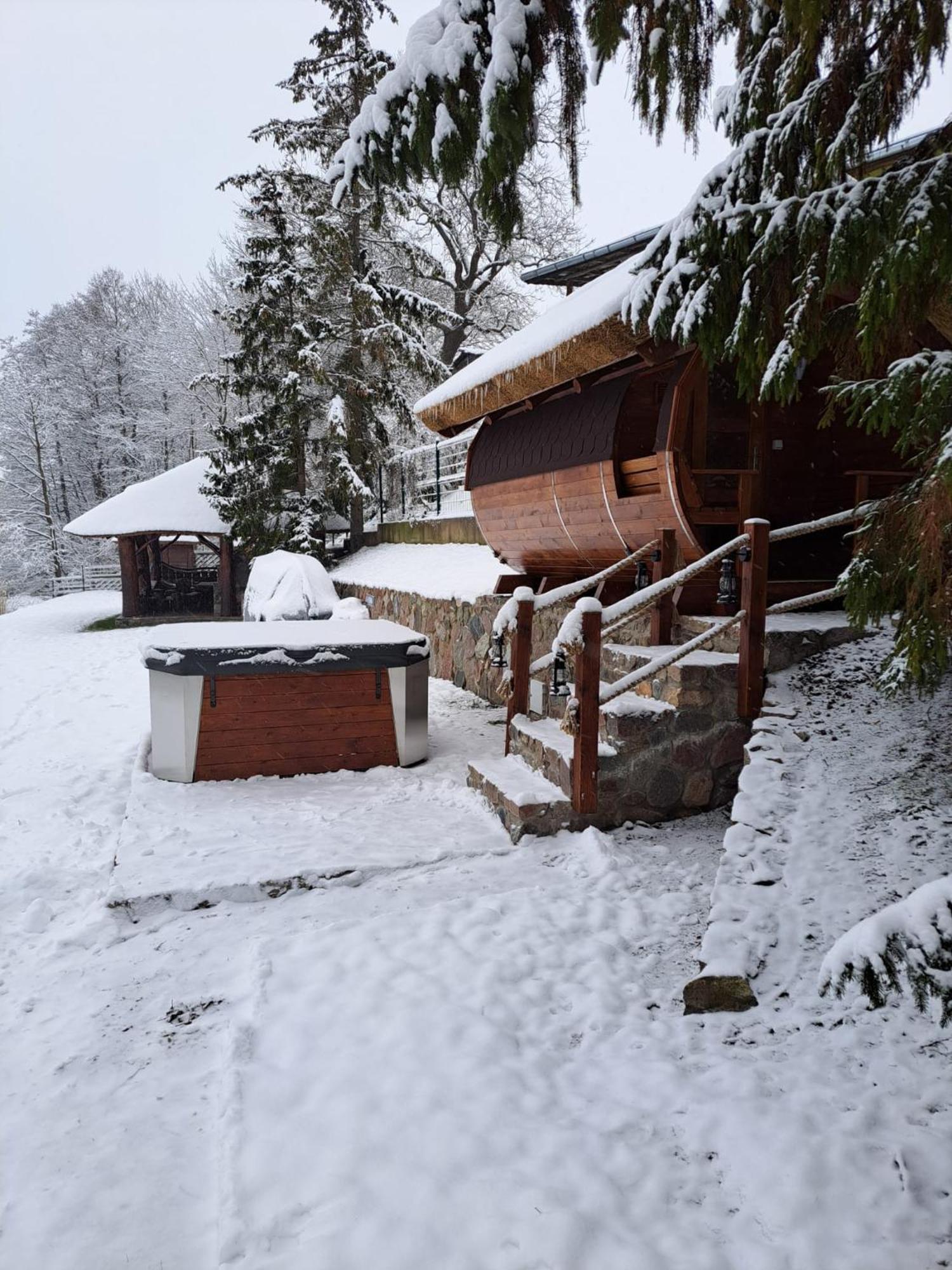 Dom Nad Jeziorem Ublik Z Sauna I Jacuzzi Extérieur photo